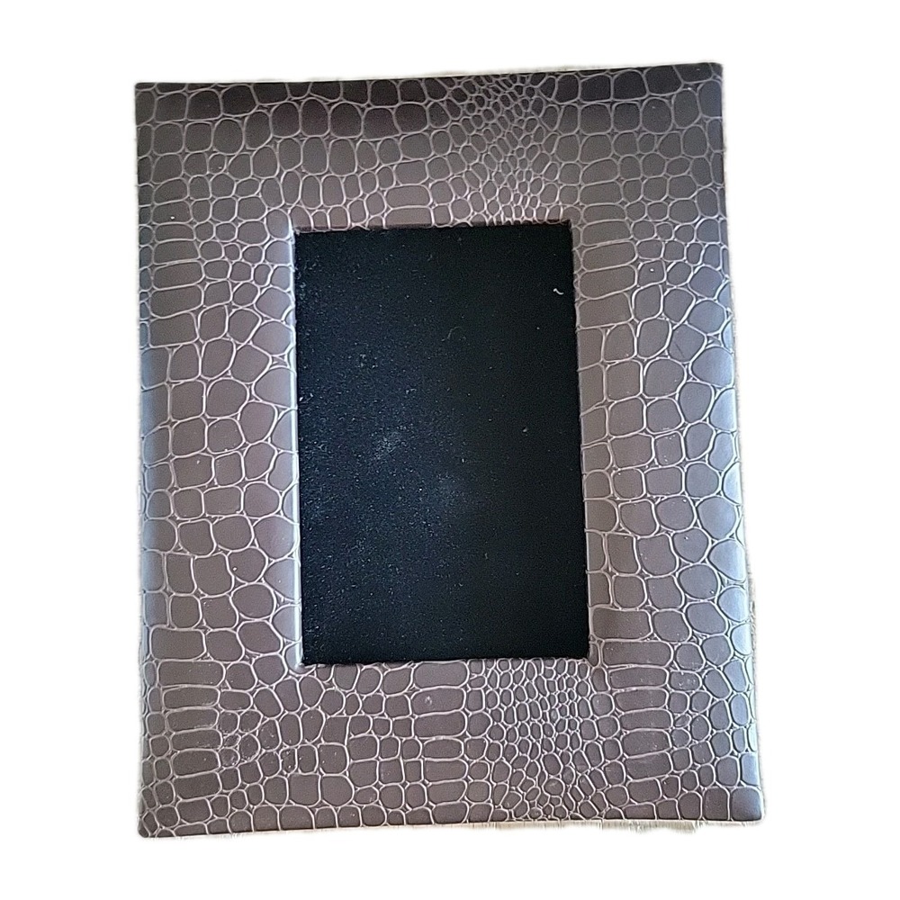 Faux Crocodile Alligator Leather Thompson 4x6 Photo Frame, 8x10 Overall Size